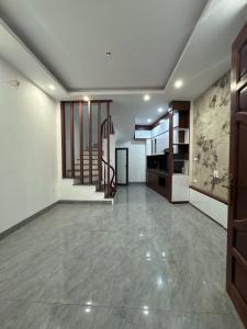 Bán nhà Ngọc Thụy 5 tầng mới tinh