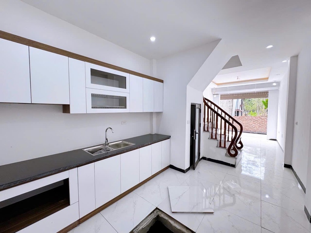 Bán lô nhà 3 tầng Cao Viên giá chưa đến 3 tỷ mỗi căn.