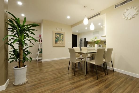 PHÚC LỢI LONG BIÊN, MỚI KÍNH COONG, XÁCH VALY VỀ Ở NGAY