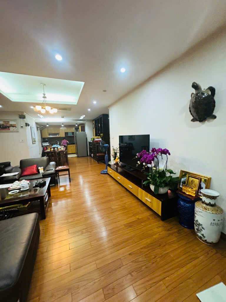 CẦN BÁN CHUNG CƯ VŨ PHẠM HÀM, LÔ GÓC,  KHU VIP MẬT ĐỘ DÂN THƯA