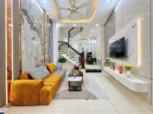 BÁN NHÀ HXH P10 GÒ VẤP - DIỆN TÍCH SỬ DỤNG 100M2, GẦN QUANG TRUNG, GIÁ CHỈ 5.x TỶ