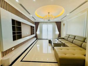 Bán gấp nhà đẹp 5 tầng Phúc Lợi, oto đỗ cổng, nội thất hiện đại 5 tỷ