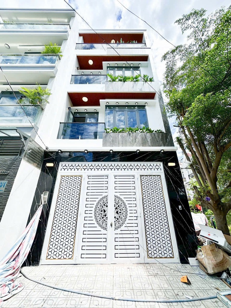 NHÀ QUẬN 7 - GIÁ NHỈNH 4 TỶ - VÀO Ở NGAY