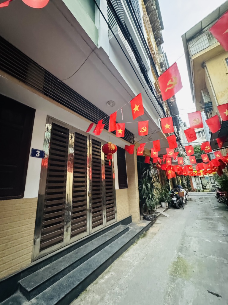 SIÊU PHẨM TRUNG TÂM CẦU GIẤY – PHÂN LÔ Ô TÔ – GẦN PHỐ – NGÕ THÔNG