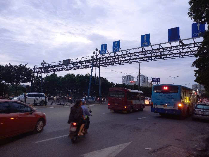 BÁN NHÀ GIẢI PHÓNG KINH DOANH SẦM UẤT, 40M GIÁ CHỈ 3,2 TỶ