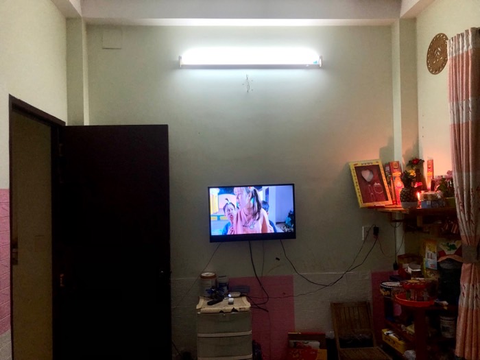 Nhà đẹp 5 tầng hẻm 8m - Giá hơn 5 tỷ   Diện tích: 5,4m x 11,5m   Kết cấu 5 tầng 6 phòng ngủ, 4cw. Trung tâm nhiều tiện ích, hoàn công đầy đủ.  Hẻm xe hơi 8M. Đối diện bệnh viện. Q12 đang cho thuê 14tr/ tháng...  Liên hệ: Em Hiền Lương 0966811669