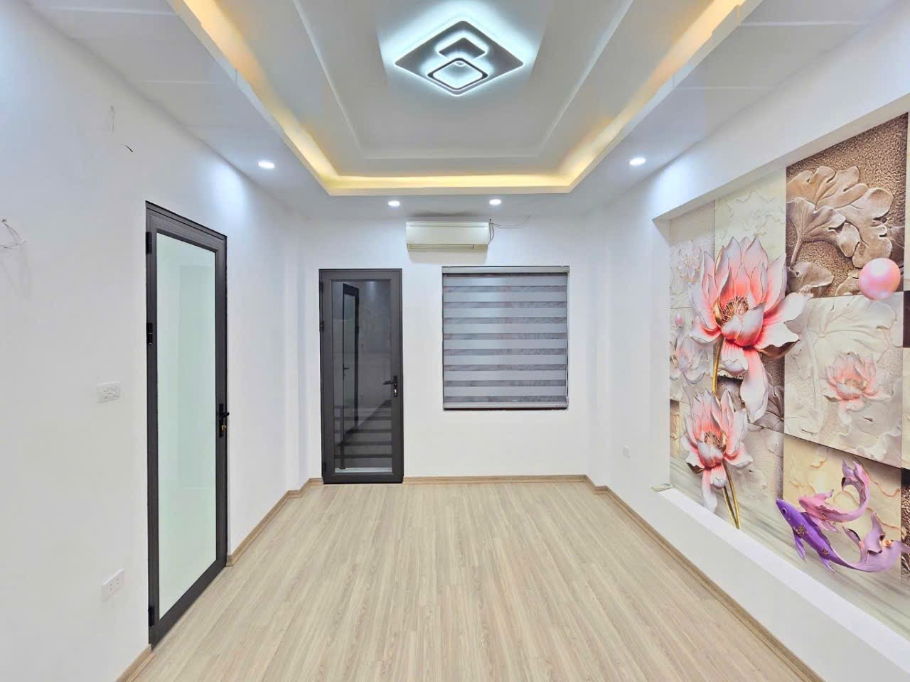 NHÀ MỚI Ở NGAY  - 2 MẶT THOÁNG TRƯỚC SAU - NGÕ THÔNG - Ô TÔ NHỎ LÙI CỬA - CÁCH 1 NHÀ RA Ô TÔ TRÁNH - TẶNG TOÀN BỘ NỘI THẤT - BÃI GỬI XE CÁCH 15M - TẦM TIỀN CẢ PHỐ KHÔNG CĂN NÀO ĐẸP HƠN. 