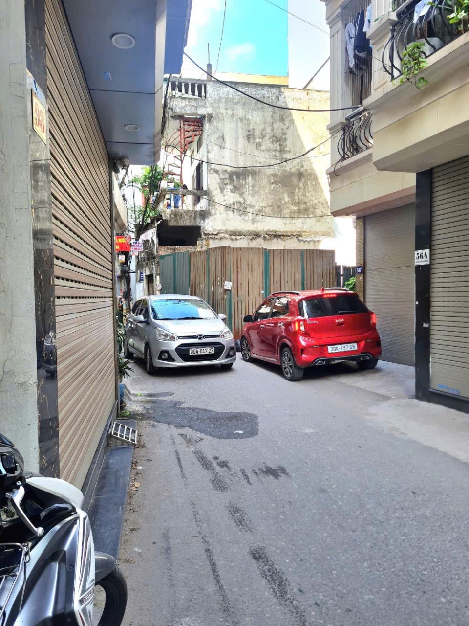 NHÀ MỚI Ở NGAY  - 2 MẶT THOÁNG TRƯỚC SAU - NGÕ THÔNG - Ô TÔ NHỎ LÙI CỬA - CÁCH 1 NHÀ RA Ô TÔ TRÁNH - TẶNG TOÀN BỘ NỘI THẤT - BÃI GỬI XE CÁCH 15M - TẦM TIỀN CẢ PHỐ KHÔNG CĂN NÀO ĐẸP HƠN. 