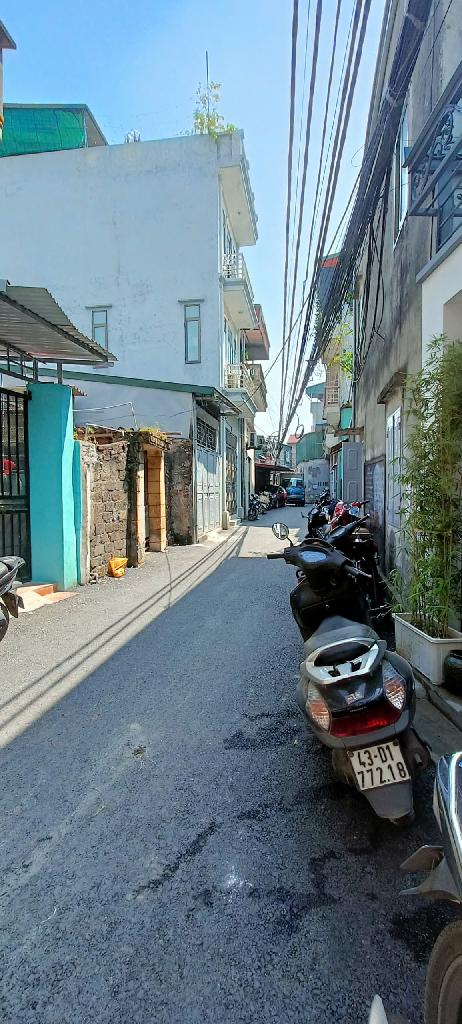 NHÀ LÔ GÓC, MẶT NGÕ Ô TÔ, THÔNG NHIỀU PHÍA , KINH DOANH