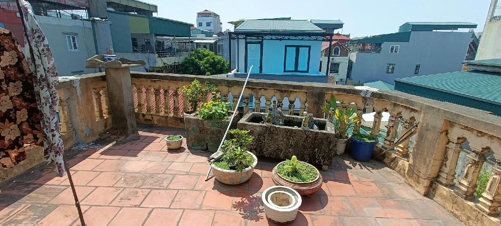 NHÀ LÔ GÓC, MẶT NGÕ Ô TÔ, THÔNG NHIỀU PHÍA , KINH DOANH