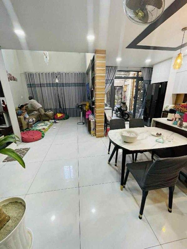 BÁN NHÀ HUỲNH VĂN GẤM - 4 TẦNG - DT 68M2 -GIÁ 8.2 TỶ
