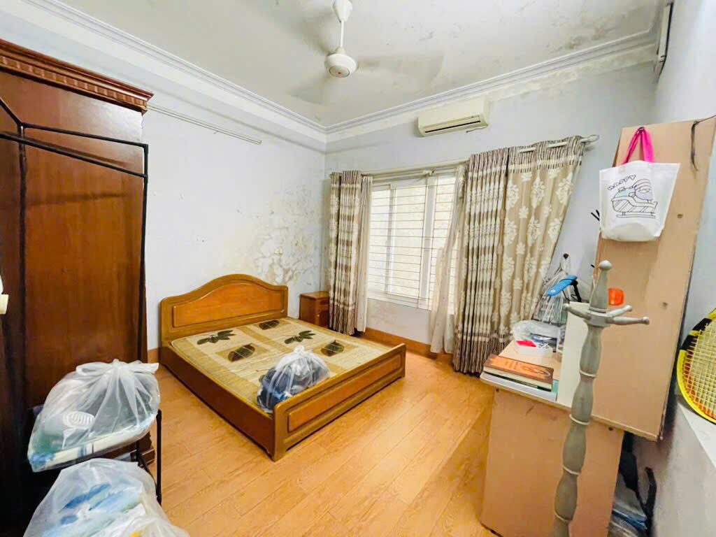 Nhanh tay chốt ngay - Nhà Ngọc Thuỵ (trong đê) - 2 bước ra Hồng Tiến, Ngọc Lâm - DT 46.9 m2 - chỉ 5,6 tỷ