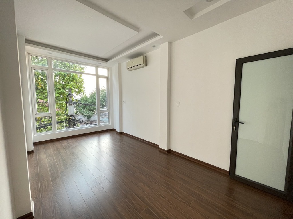 Chốt ngay - Nhà Ngọc Thuỵ - ô tô 7 chỗ vào nhà - khu vực thoáng, ở sướng - DT 49m2 - chỉ 6 tỷ