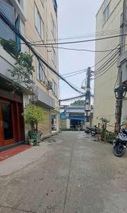 Đất - Phường Việt Hưng - Ô tô vào nhà, ngõ là đường 2 làn - 54m2 - MT5.8m - 9.6 tỷ