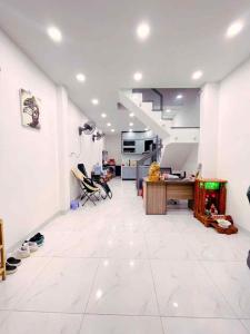 BÁN NHÀ HẺM NGAY CHỢ VẢI GẦN ĐƯỜNG LŨY BÁN BÍCH VÀI CĂN LÀ TỚI ,3.5X10 3.X TỶ