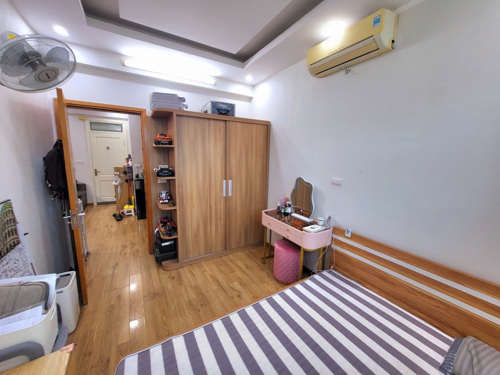 Bán gấp căn hộ Nam Trung Yên Cầu Giấy 55m 4.1 tỷ