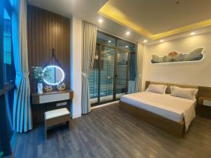 Lô Góc Xuân Thủy Cầu Giấy 33m 5 tầng 9 tỷ Kinh Doanh