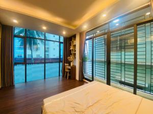 Nhà đẹp Lô Góc Trung Kính 33m 5 tầng 9 tỷ Kinh Doanh