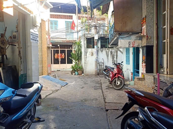 Ngay Hồng Bàng, 40m, nở hậu, chỉ hơn 4 tỷ. Sổ đầy đủ