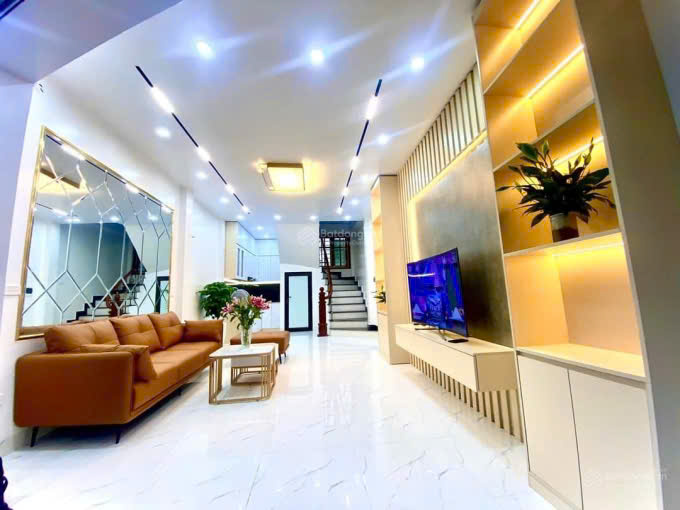 Chính chủ bán nhà phố  Hào Nam  Mặt tiền rộng  Trung tâm quận Đống Đa