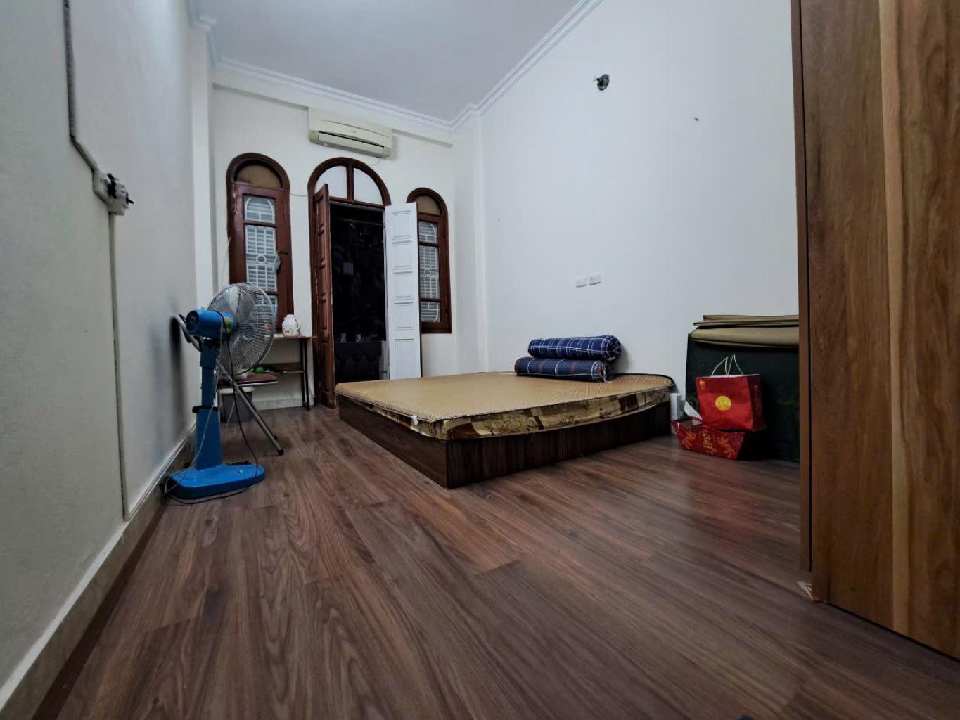 Bán nhà riêng 30m2, 14,3 tỷ tại Trung Kính, Yên Hòa, Cầu Giấy, Hà Nội 14.300.000.000 đ