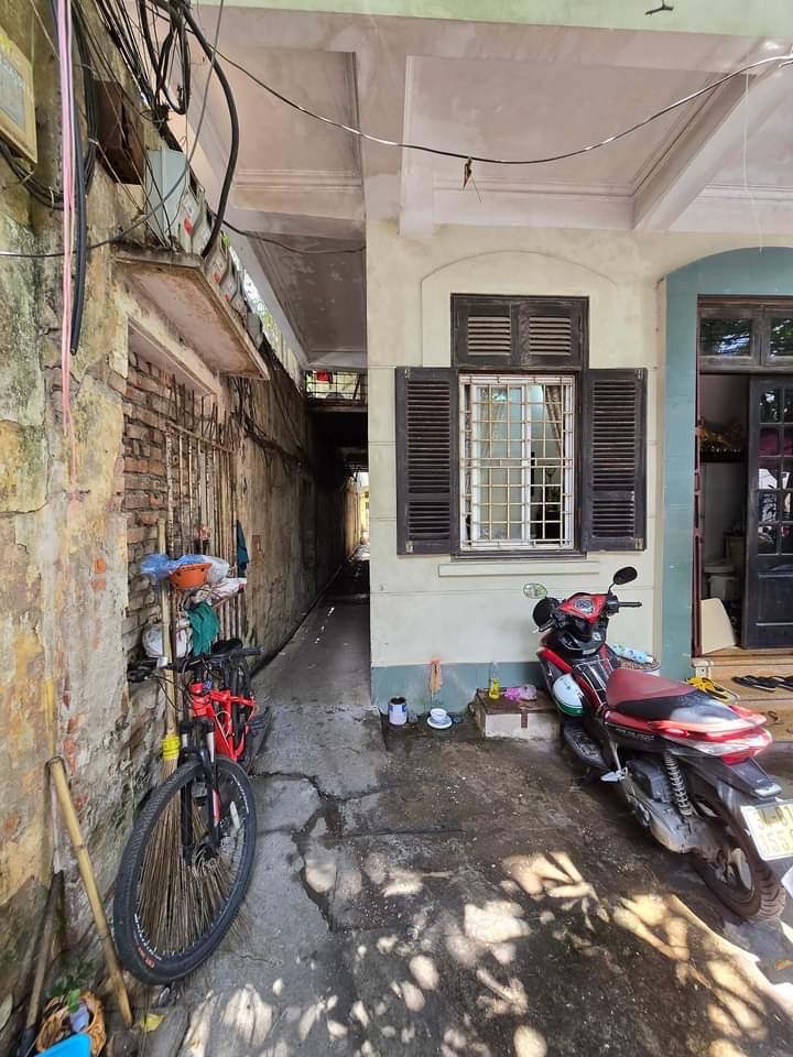 BÁN ĐẤT TẶNG NHÀ - KHU VỰC CỰC HIẾM NHÀ BÁN - QUY HOẠCH ỔN ĐỊNH - TRUNG TÂM - 3 BƯỚC RA PHỐ,