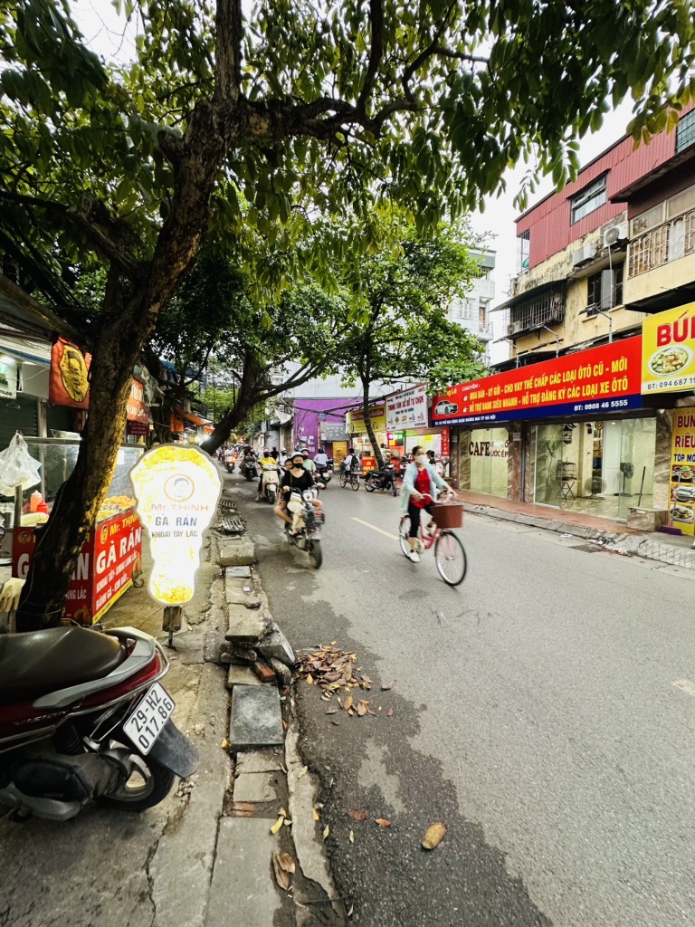 SIÊU HIẾM - NHỎ MÀ CÓ VÕ - MẶT PHỐ KINH DOANH SẦM UẤT - NHÀ RIÊNG - NHỈNH 1 TỶ - VỈA HÈ - OTO TRÁNH - VỪA Ở VỪA KINH DOANH HẾT NƯỚC CHẤM - TRUNG TÂM TRƯỜNG HỌC + CHỢ. HIỆN CHỦ CHO THUÊ 6TRD/THÁNG. HCĐC - NHÀ CHƯA SỔ