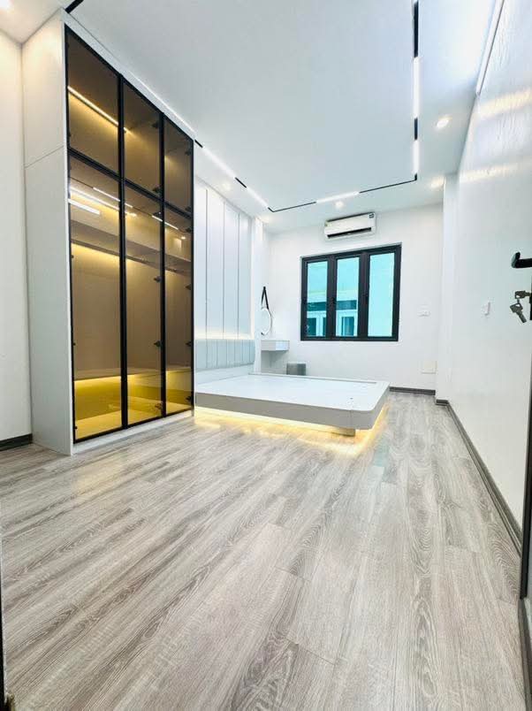 Giao thông thuận tiện  sổ đỏ cất két chờ giao dịch gần trường học công viên trung tâm thương mại