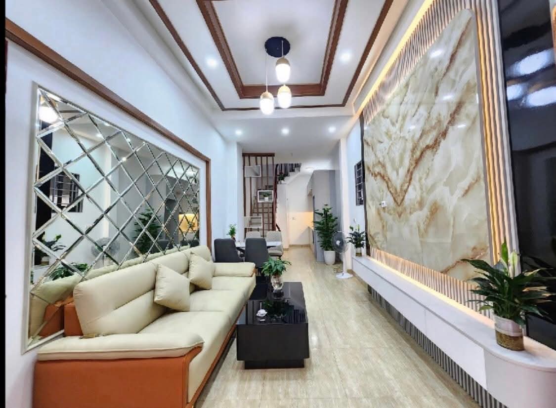 Giao thông thuận tiện  sổ đỏ cất két chờ giao dịch gần trường học công viên trung tâm thương mại