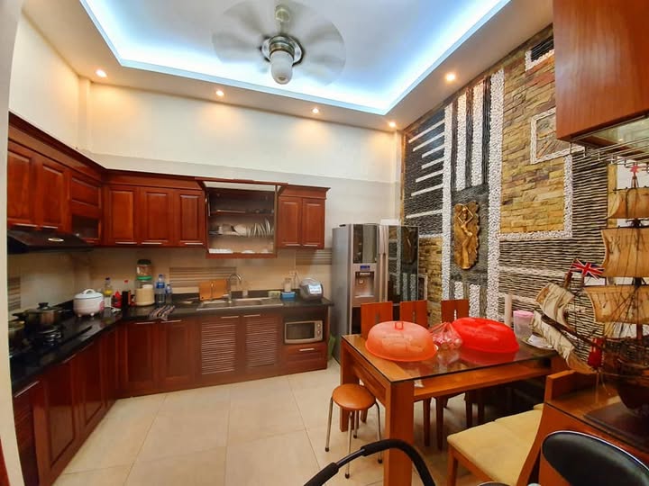 BÁN NHÀ KIM NGƯU NGÕ OTO TRÁNH GẦN CV