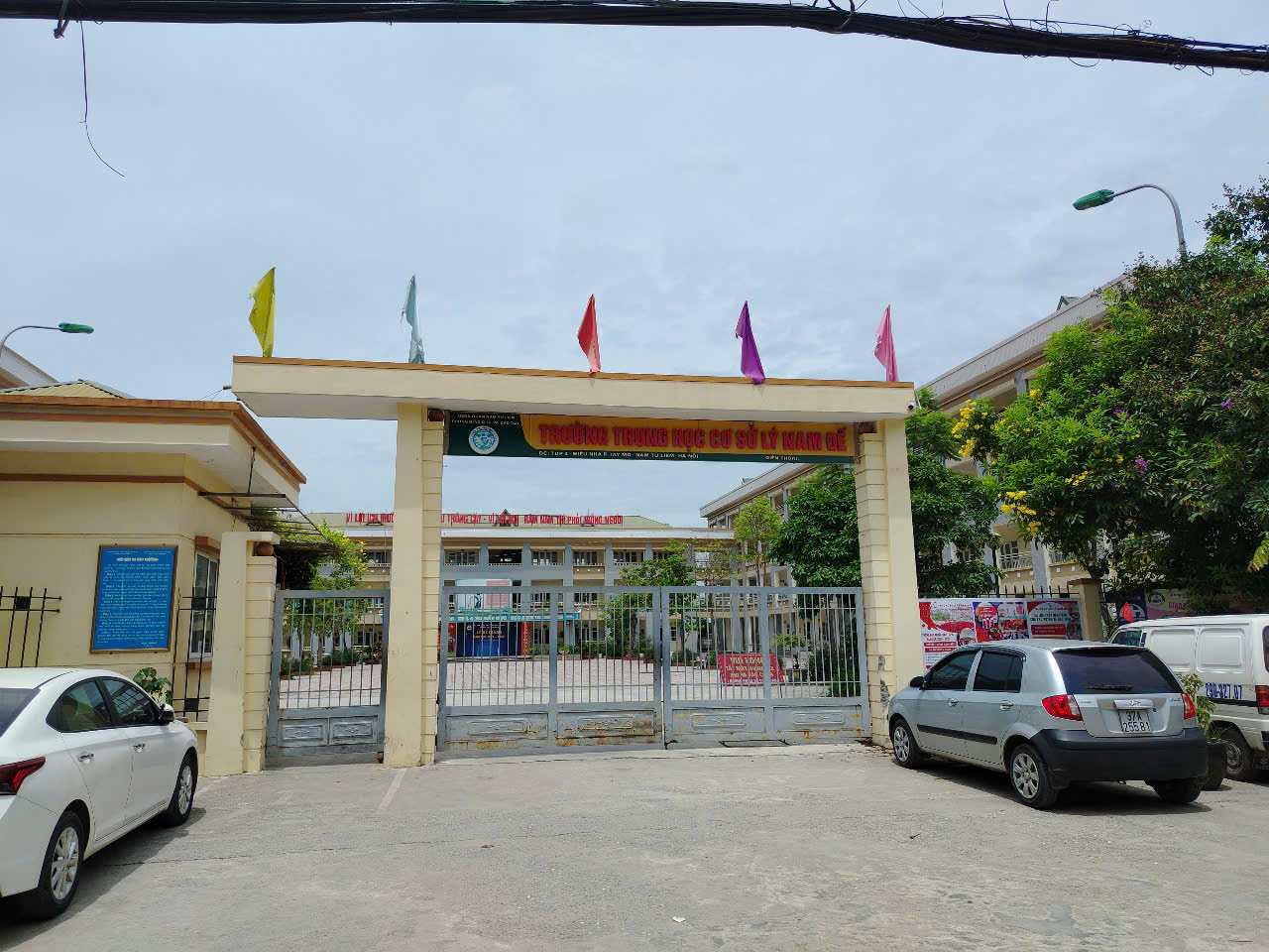 Nhà Đẹp Ngõ Rộng, 35,5 m2, Đi Bộ Tới Trường