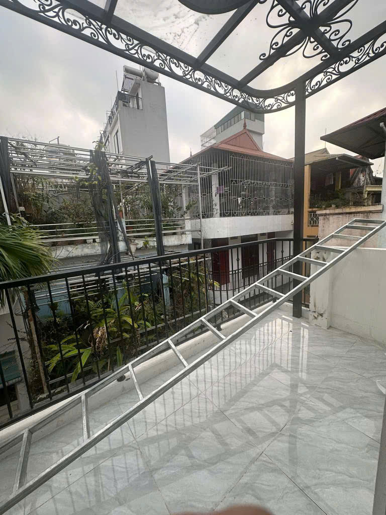 Nhà Đẹp Ô Tô Đỗ Cửa, 17,3 m2, Vị Trí Trung Tâm