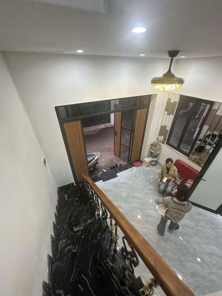 Nhà Đẹp Ô Tô Đỗ Cửa, 17,3 m2, Vị Trí Trung Tâm