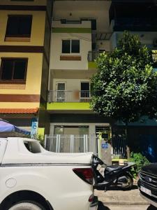 Nhà Kinh Doanh Mặt Tiền Đẹp, 100 m2, Sát Chung Cư
