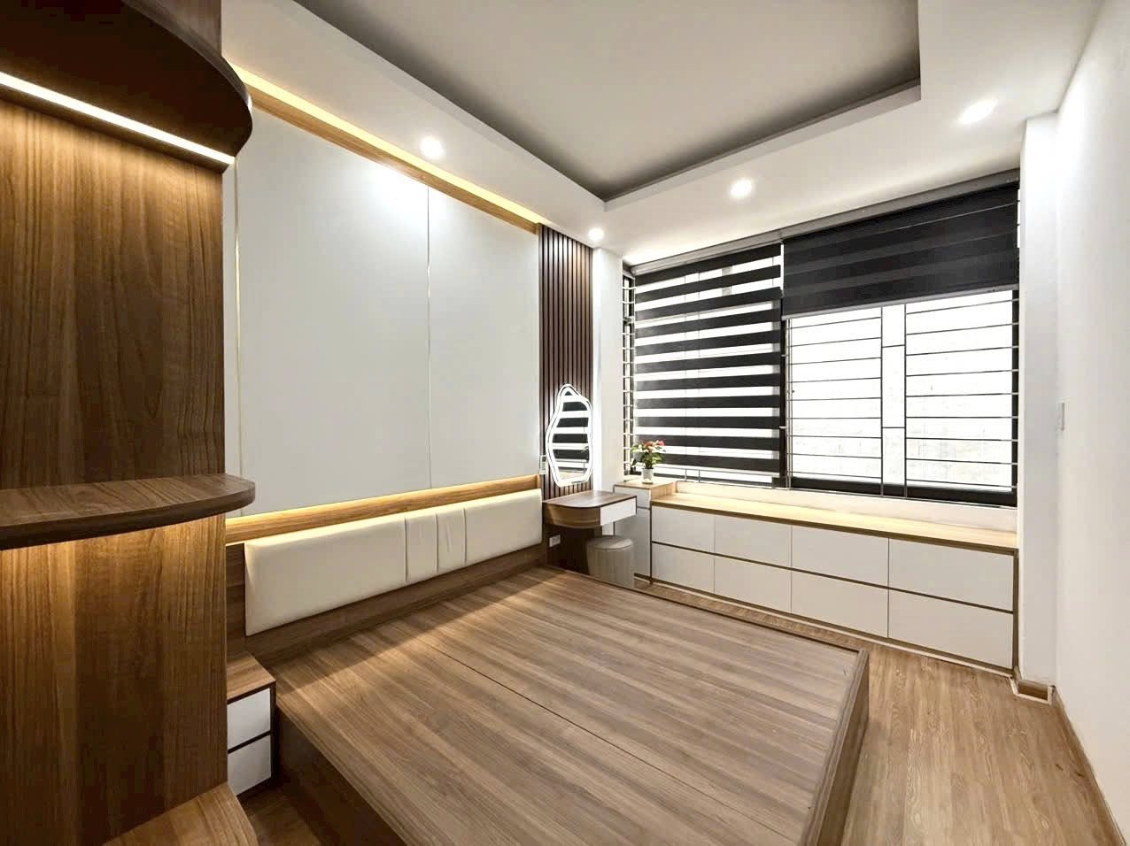 Bán Nhà Phân Lô Hoàng Mai Đền Lừ - Ô Tô - Nhỉnh 15 Tỷ
