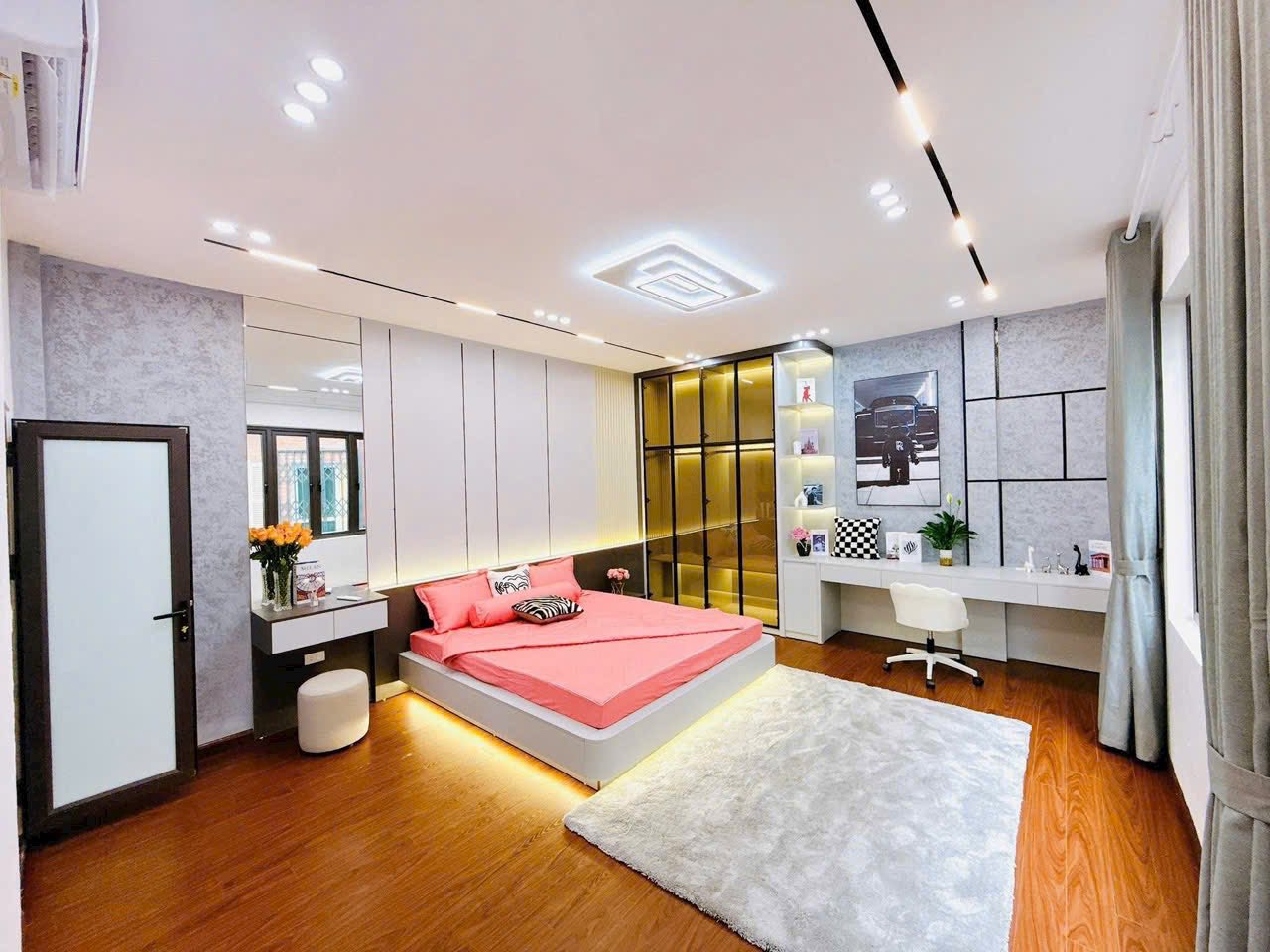 Ô Tô Vào, Kinh Doanh, Gần Trung Tâm, Nhỉnh 9 Tỷ, Nhà Đẹp Ở Ngay
