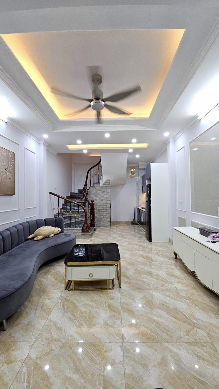 BÁN NHÀ TAM TRINH , GARA Ô TÔ 7 CHỖ , Ô TÔ TRÁNH TRƯỚC NHÀ , 5 TẦNG THANG MÁY , MỚI KÍNH KOONG , 60M2 , HƠN 13 TỶ