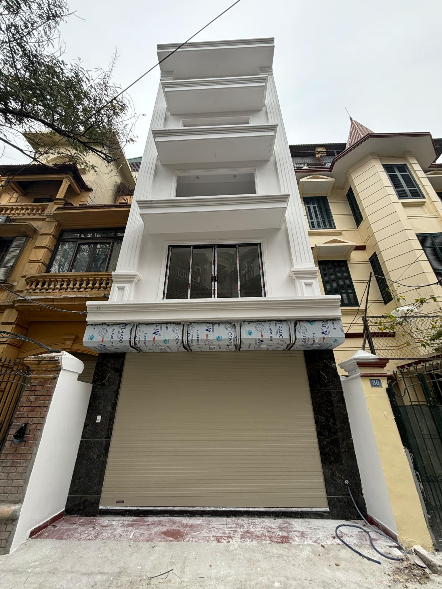 BÁN NHÀ TAM TRINH , GARA Ô TÔ 7 CHỖ , Ô TÔ TRÁNH TRƯỚC NHÀ , 5 TẦNG THANG MÁY , MỚI KÍNH KOONG , 60M2 , HƠN 13 TỶ