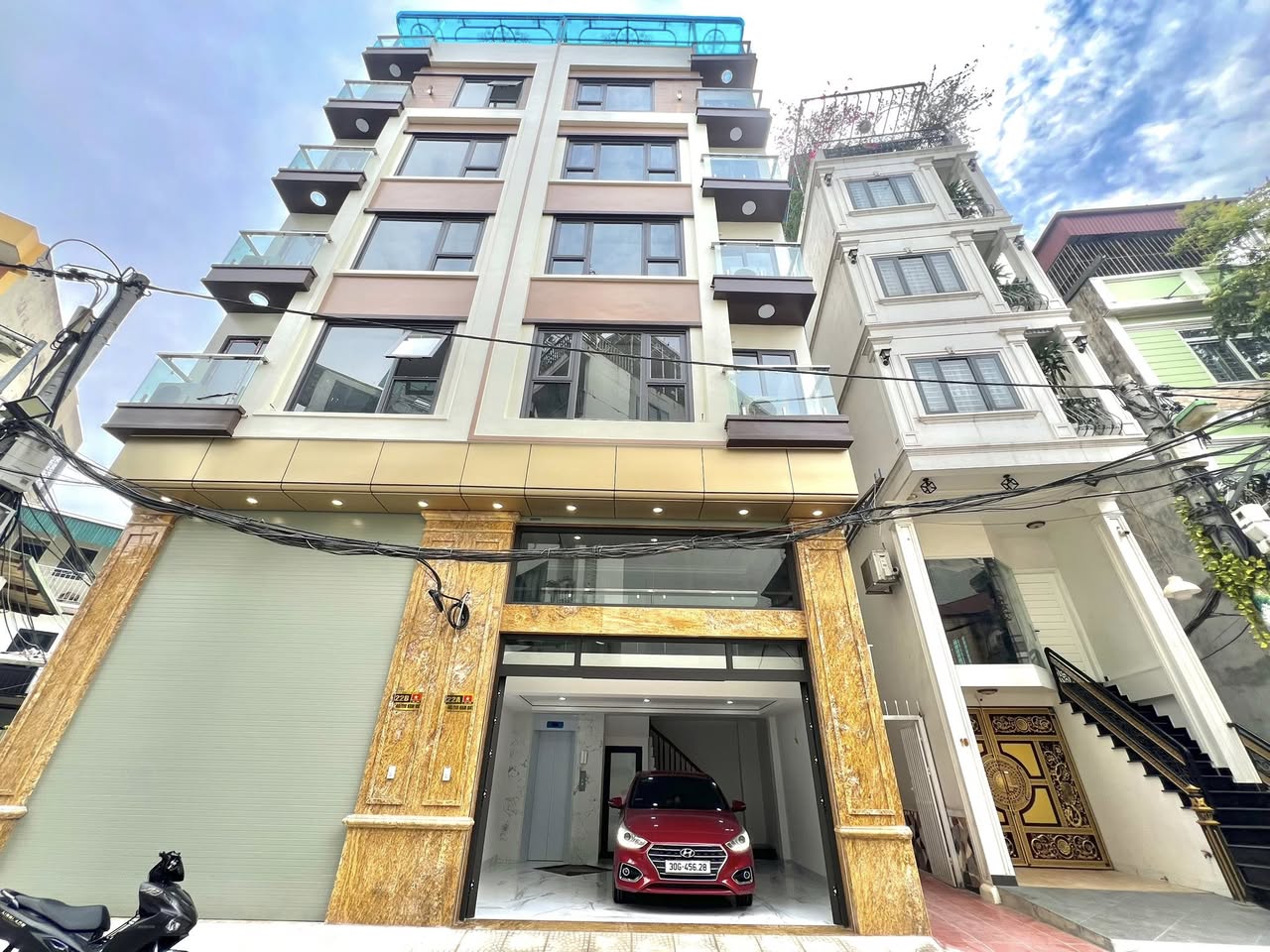 CĂN NHÀ 7 TẦNG THANG MÁY XÂY MỚI Ô TÔ TRÁNH NHAU VÀO NHÀ - R Ẻ NHẤT TRÊN THỊ TRƯỜNG LÚC NÀY - PHÂN LÔ V IP NHẤT NHÌ PHỐ LĨNH NAM