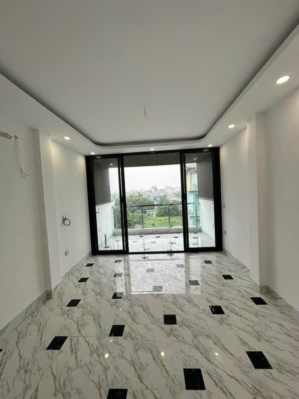 NHÀ ĐẸP MỚI XÂY – CÁCH PHỐ 20M – THANG MÁY – GIÁ CỰC TỐT-XEM LÀ CHỐT ​​​​​​​