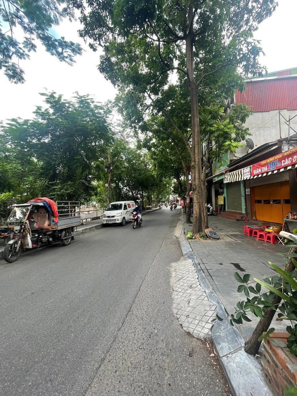 NHÀ ĐẸP Ô TÔ ĐỖ CỬA PHỐ TRẦN ĐẠI NGHĨA