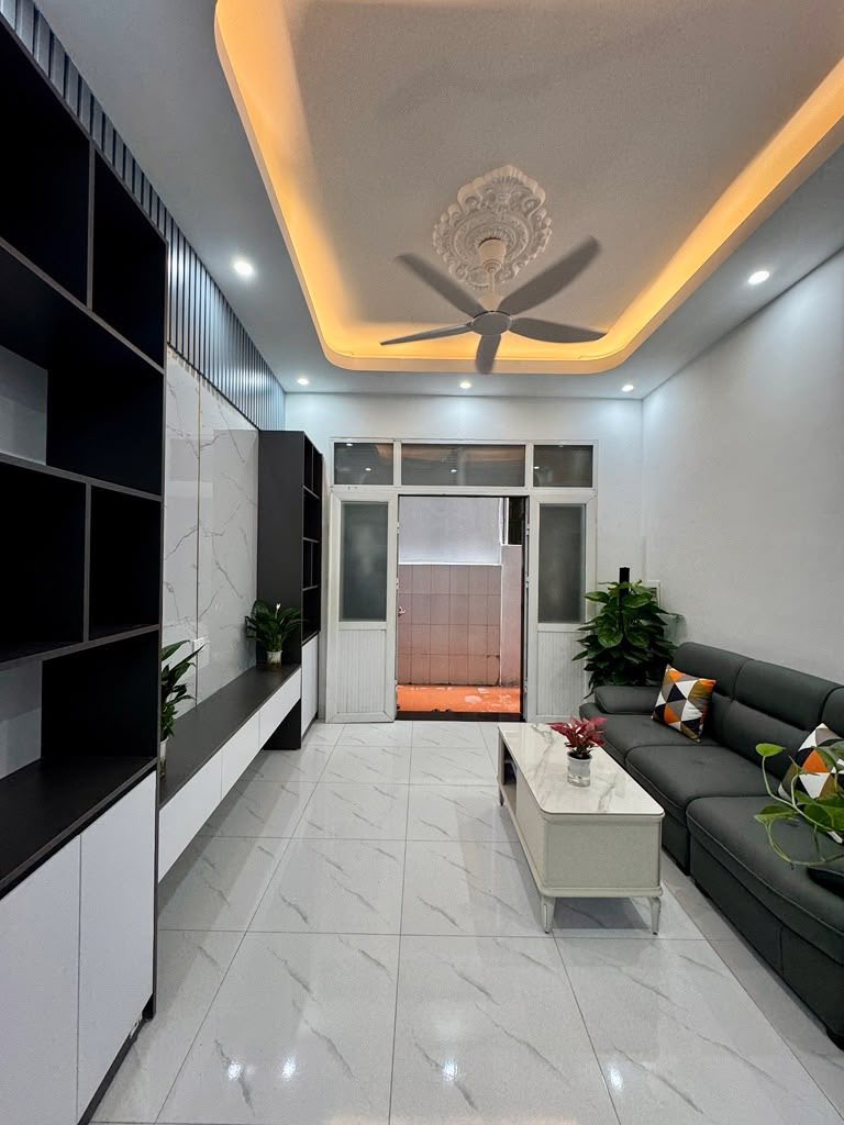 BÁN NHÀ MỚI NGUYỄN CÔNG TRỨ -PHÂN KHÚC HIẾM - Ô TÔ 15M - SỔ ĐỎ RIÊNG ĐẸP - GẦN HỒ ĐỀN LỪ - TIỆN ÍCH MIỄN BÀN.