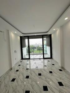NHÀ ĐẸP MỚI XÂY – CÁCH PHỐ 20M – THANG MÁY – GIÁ CỰC TỐT-XEM LÀ CHỐT 