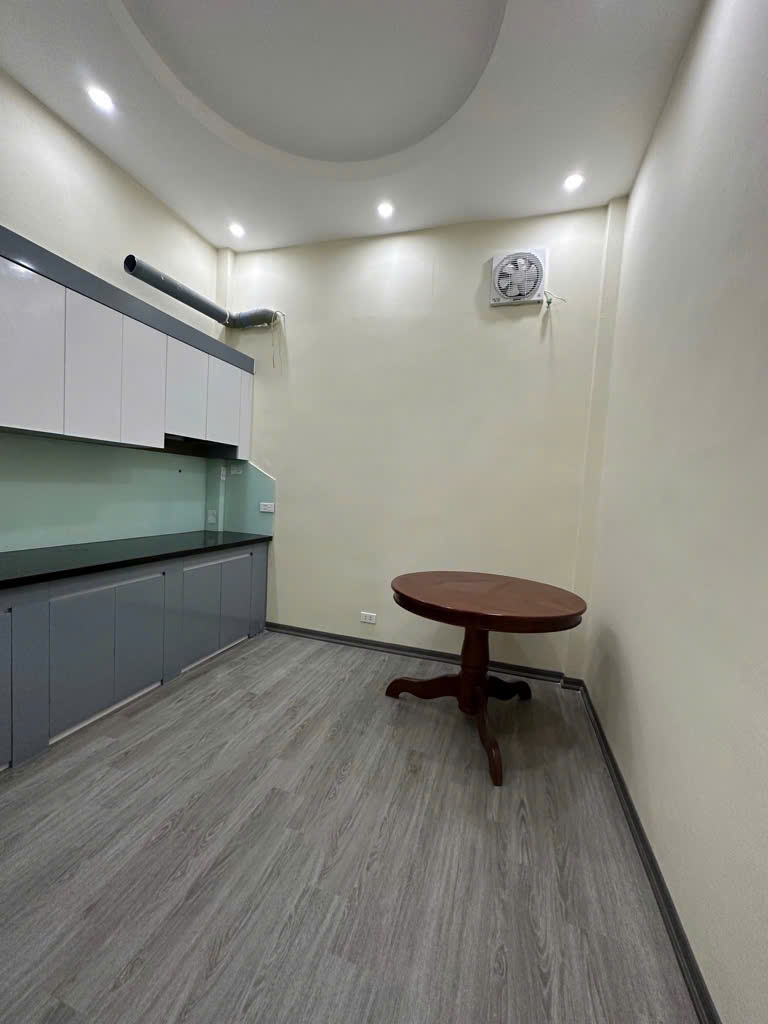 BÁN NHÀ NGỌC HỒI 40M ,5 tỉ , gần bến xe