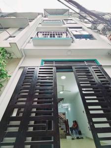 #bánnhàphố Xuân La sát vách hồ, 80m^2, giá nhỉnh 15tỷ.