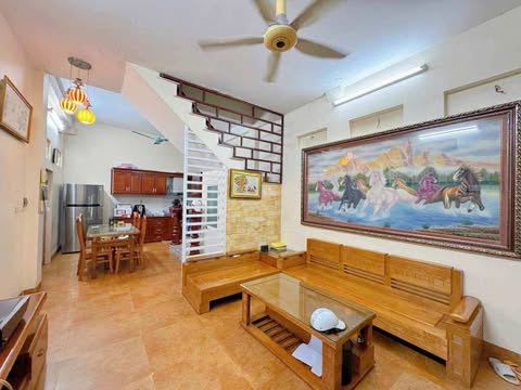 CẦU GIẤY - LÔ GÓC - DIỆN TÍCH RỘNG - 2 THOÁNG - AN SINH TUYỆT VỜI