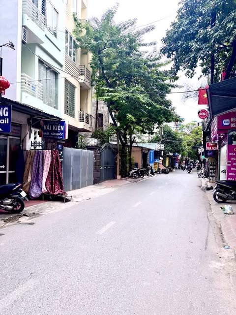 HOA BẰNG PHỐ - Ô TÔ TRÁNH - VỈA HÈ - KINH DOANH SẦM UẤT