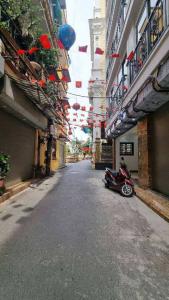 SIÊU PHẨM HOÀNG QUỐC VIỆT - LÔ GÓC - Ô TÔ - THANG MÁY - KINH DOANH