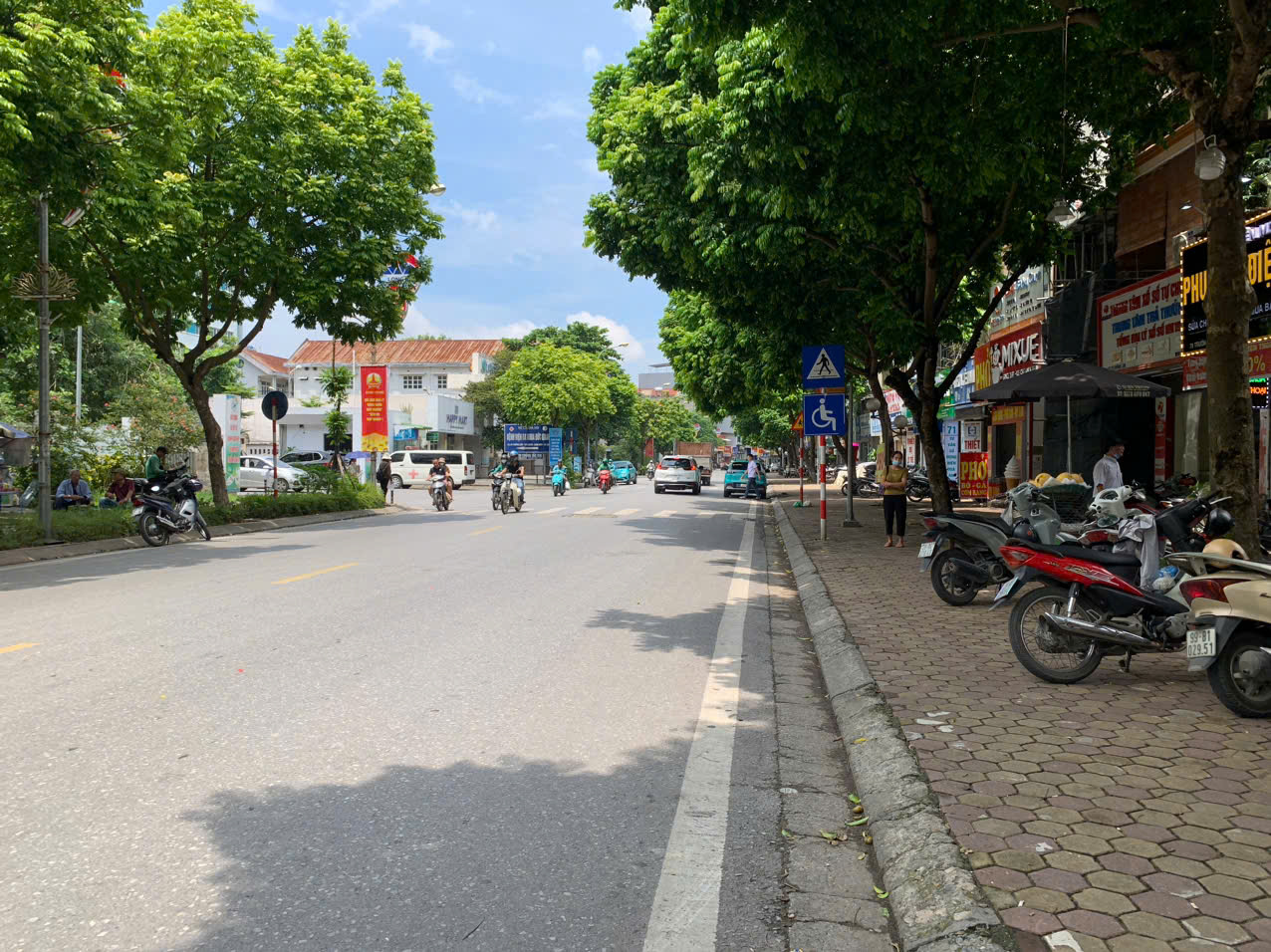 Đức Giang đất nền 200m2 hai mặt tiền trước sau