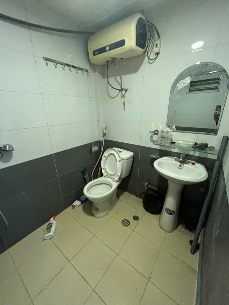 Long Biên Hoàng Thế Thiện, nhà 3 tầng ngõ nông thông khắp nơi trong khu tập thế Sài Đồng